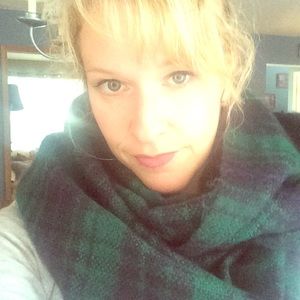 Classy, cozy loft scarf